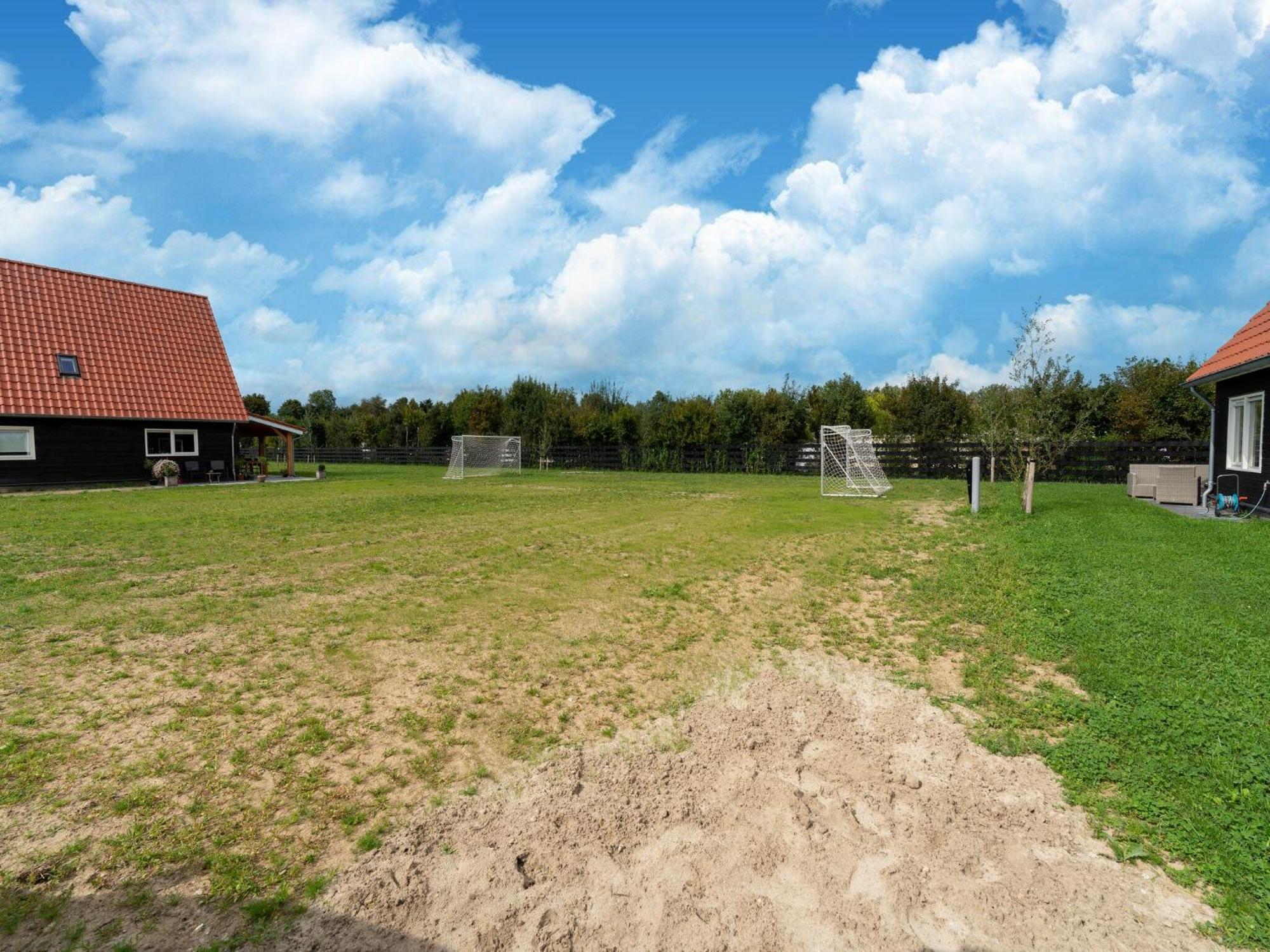 Holiday Home In Scherpenisse Exterior photo